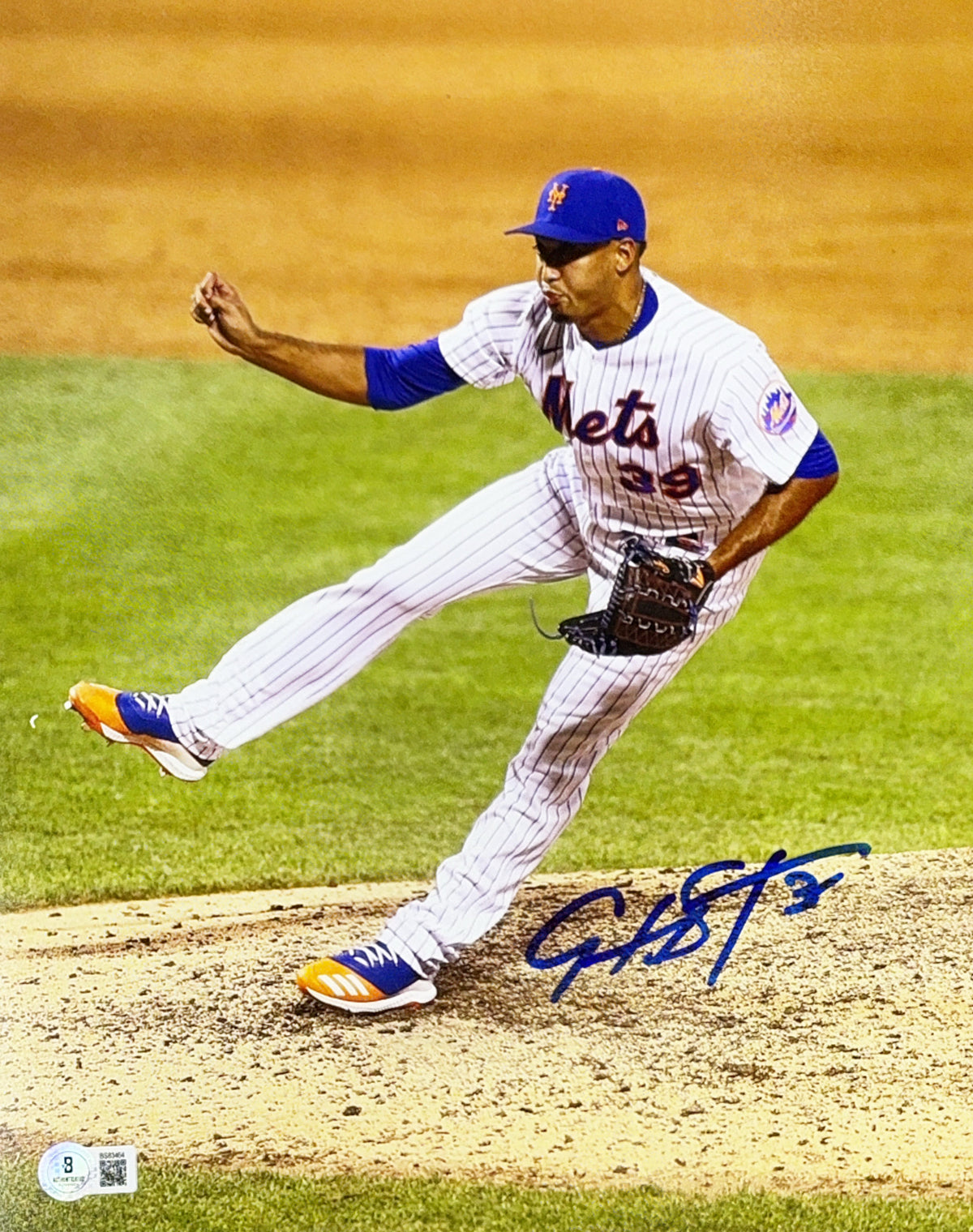 Edwin Diaz Autographed New York Mets Pitching 11x14 Beckett product image 1, provided for visual reference and product
