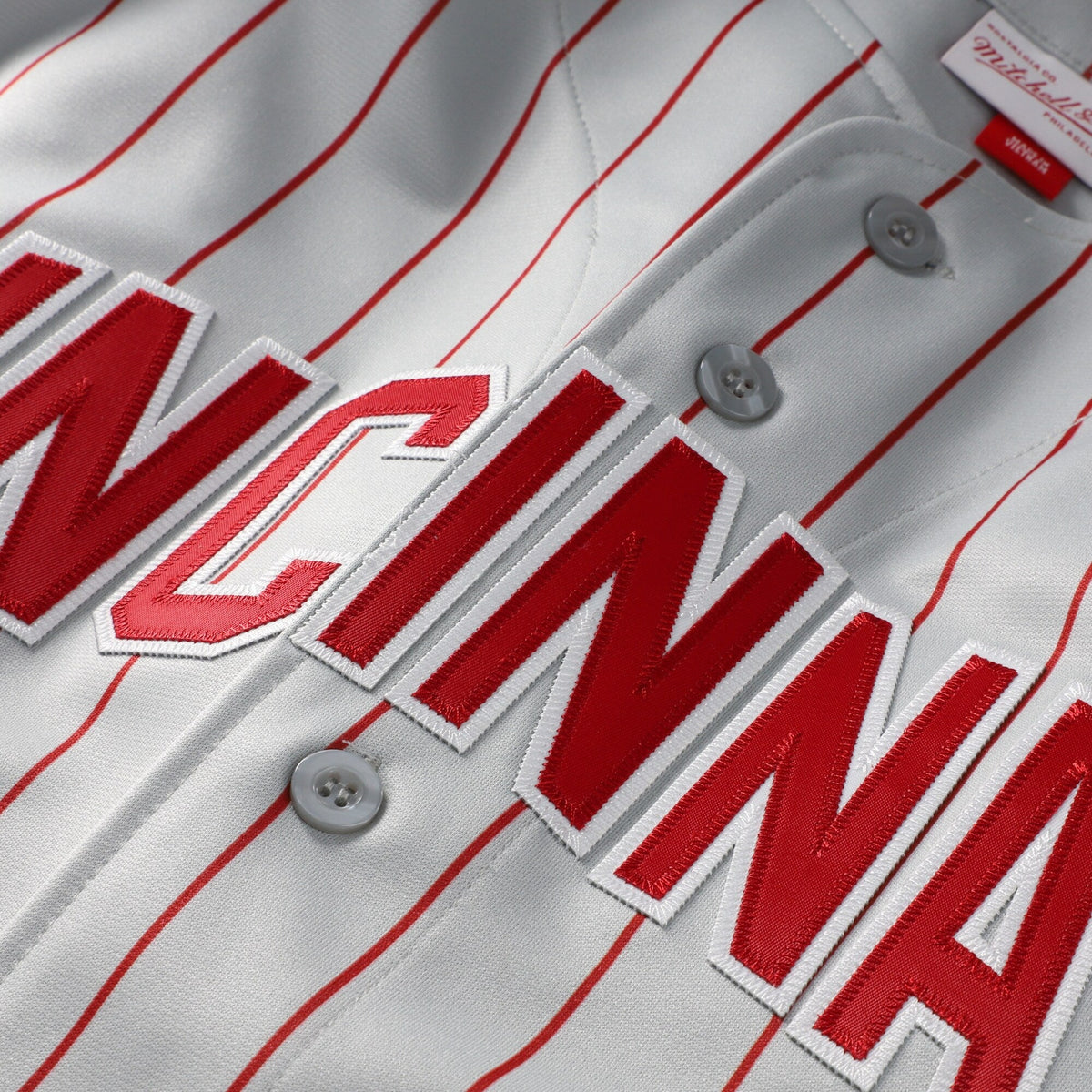 Cincinnati Reds Deion Sanders Gray 1997 Authentic Jersey product image 5, provided for visual reference and product detail