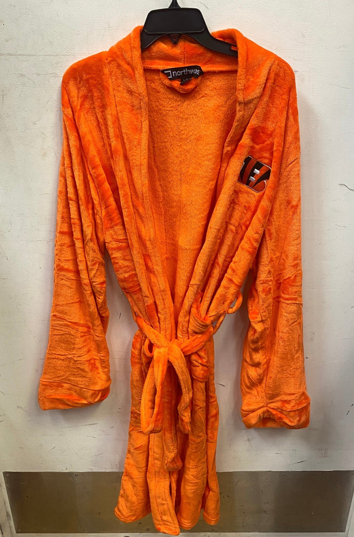 Cincinnati Bengals Men’s/Woman Official NFL bath robe 26x47 product image 1