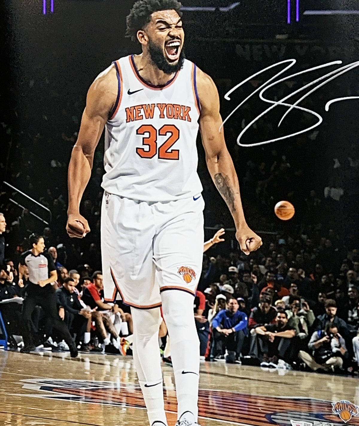 Karl-Anthony Towns Autographed New York Knicks Scream 16x20 Fanatics - Unframed product image 1, provided for visual