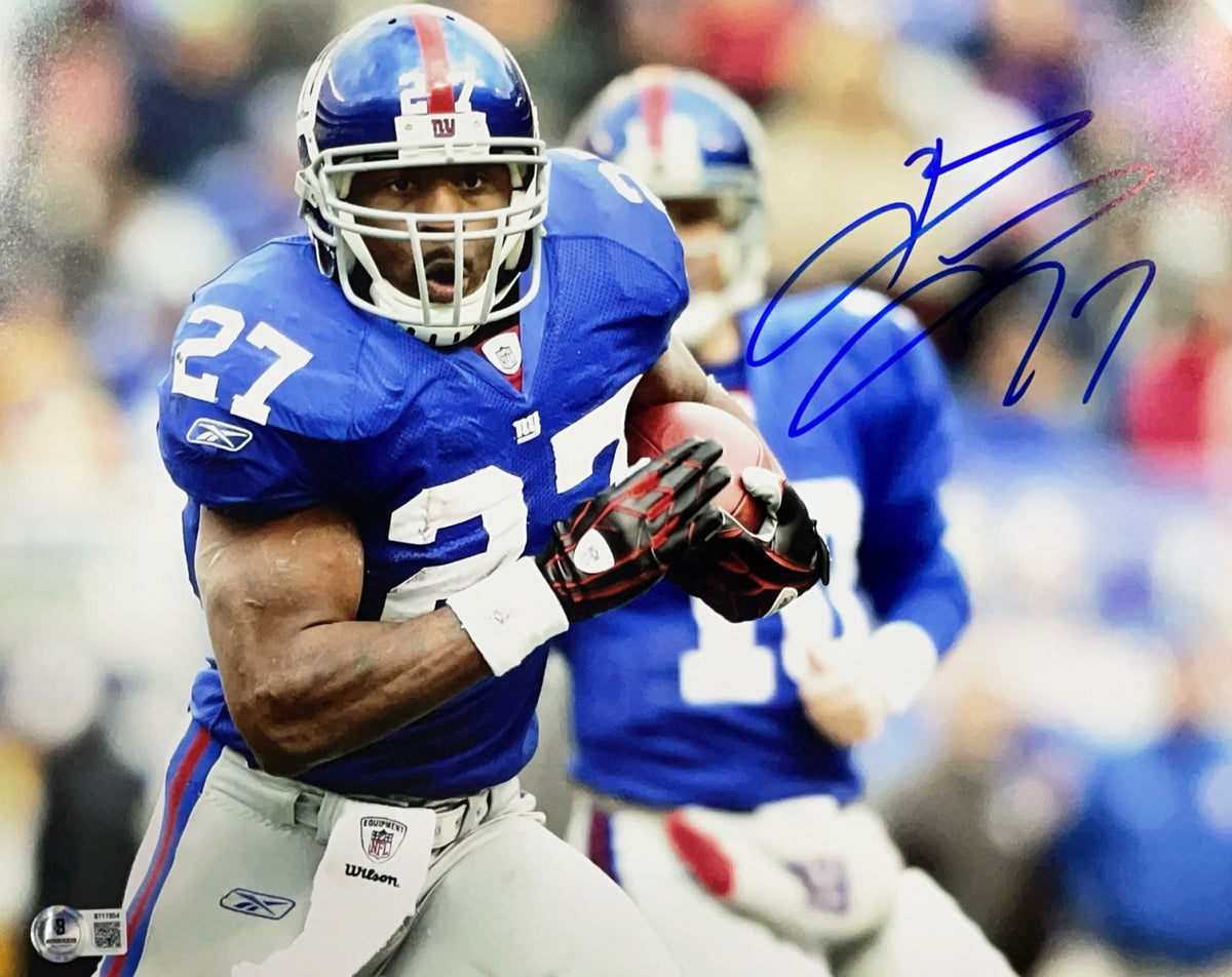 Brandon Jacobs Autographed New York Giants Horizontal Run 11x14 Photo Beckett BAS product image 1, provided for visual